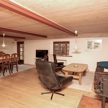 Two-bedroom Holiday In 2 Casa vacanze
